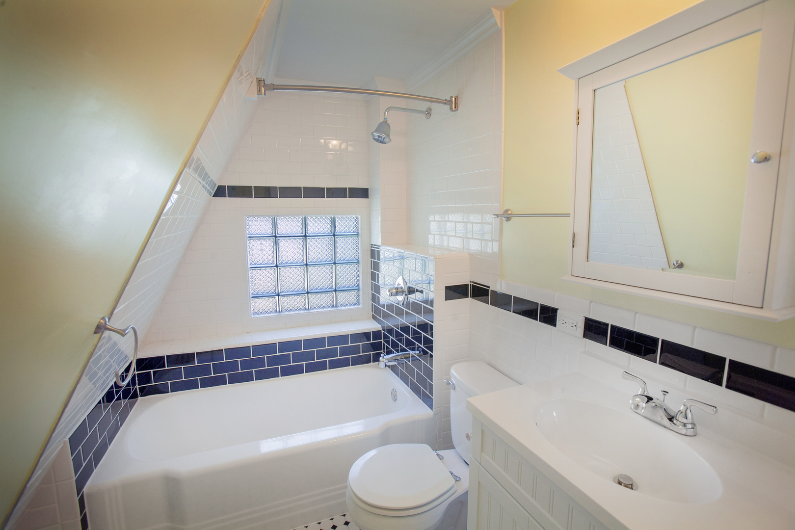 939 St John Street Elgin, IL 60120 - Photo 11 of 21