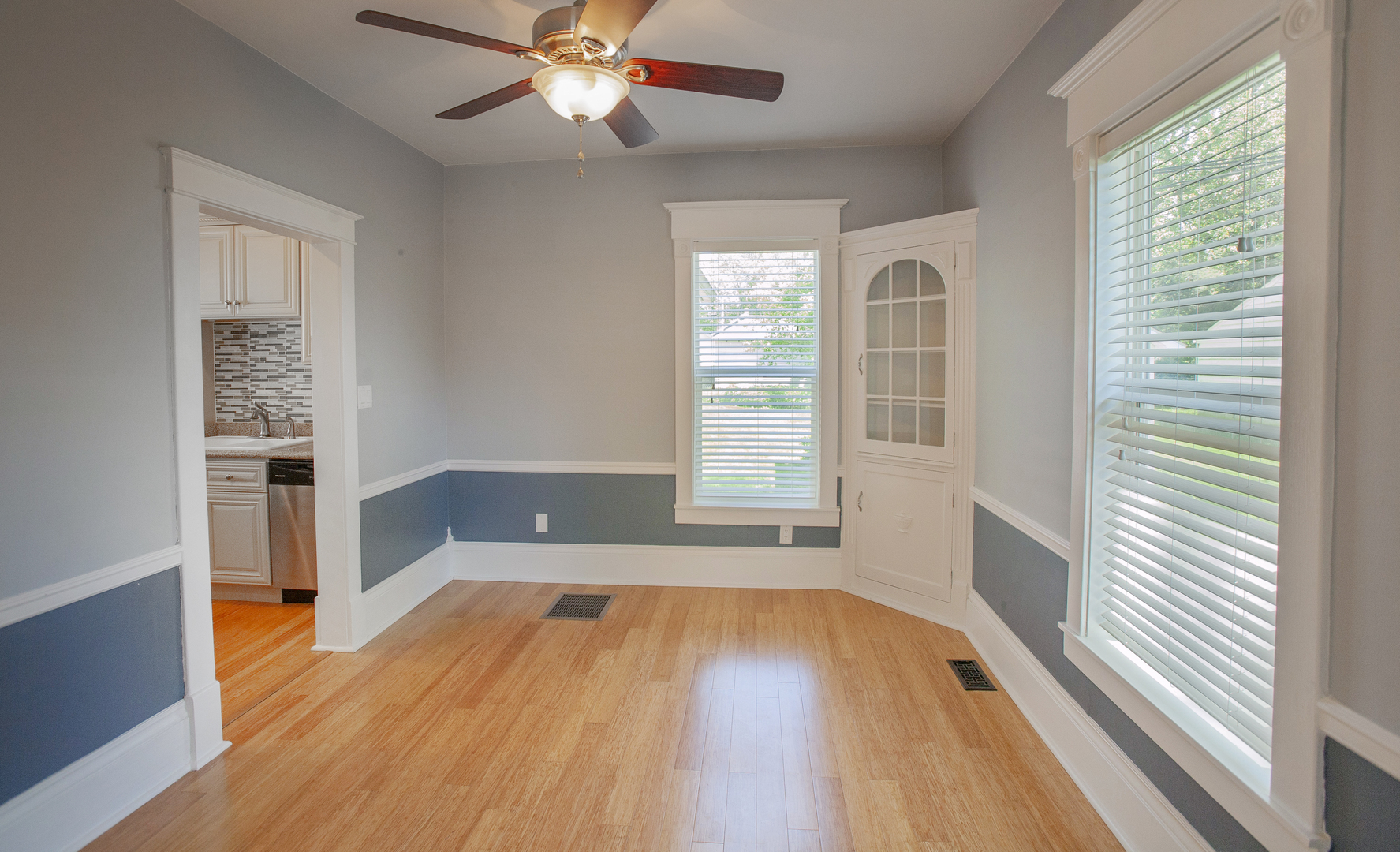 939 St John Street Elgin, IL 60120 - Photo 14 of 21