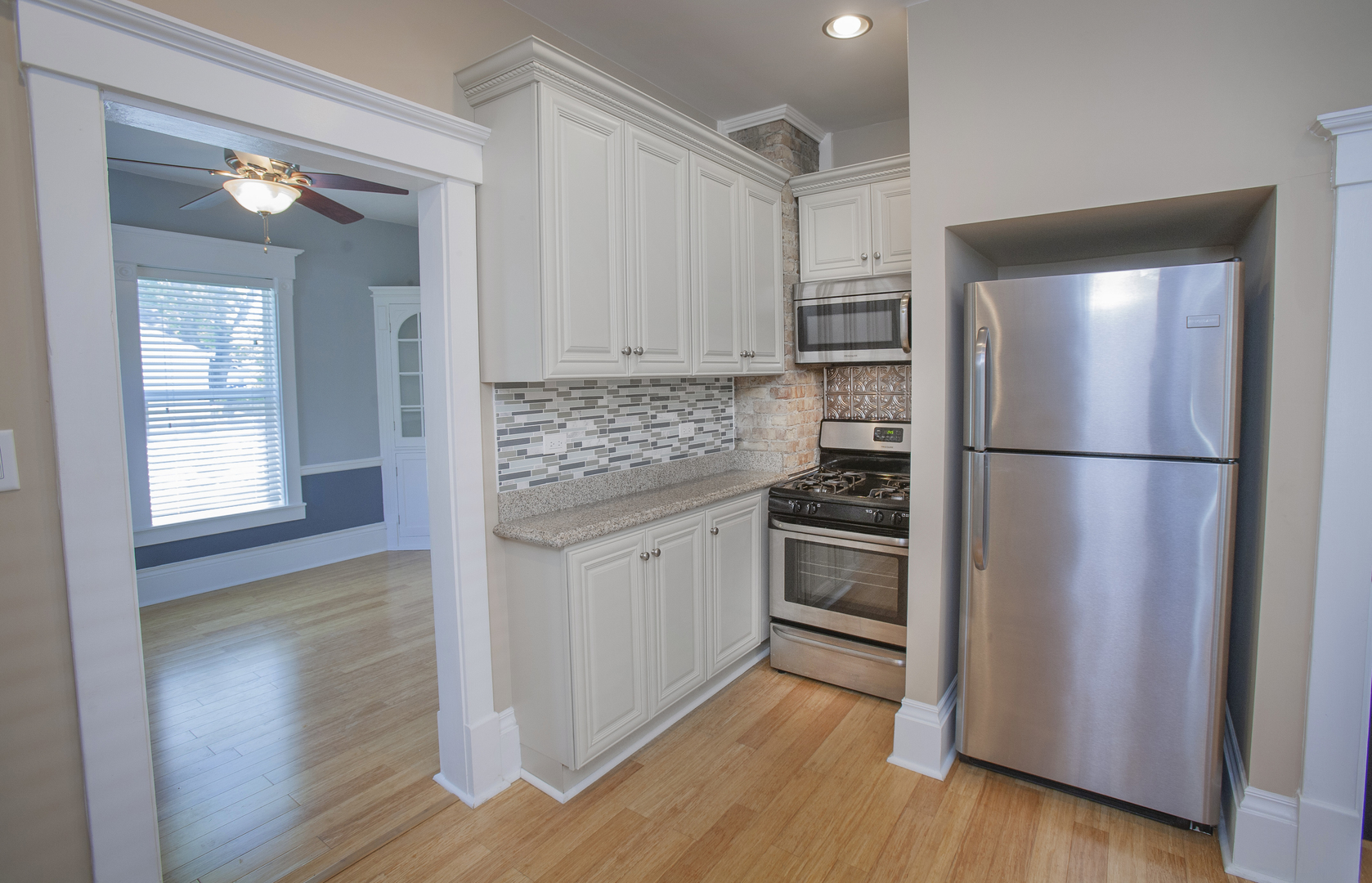 939 St John Street Elgin, IL 60120 - Photo 15 of 21