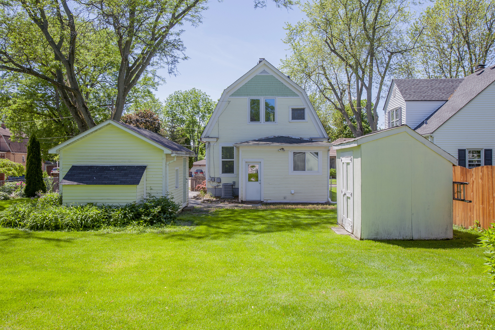 939 St John Street Elgin, IL 60120 - Photo 19 of 21