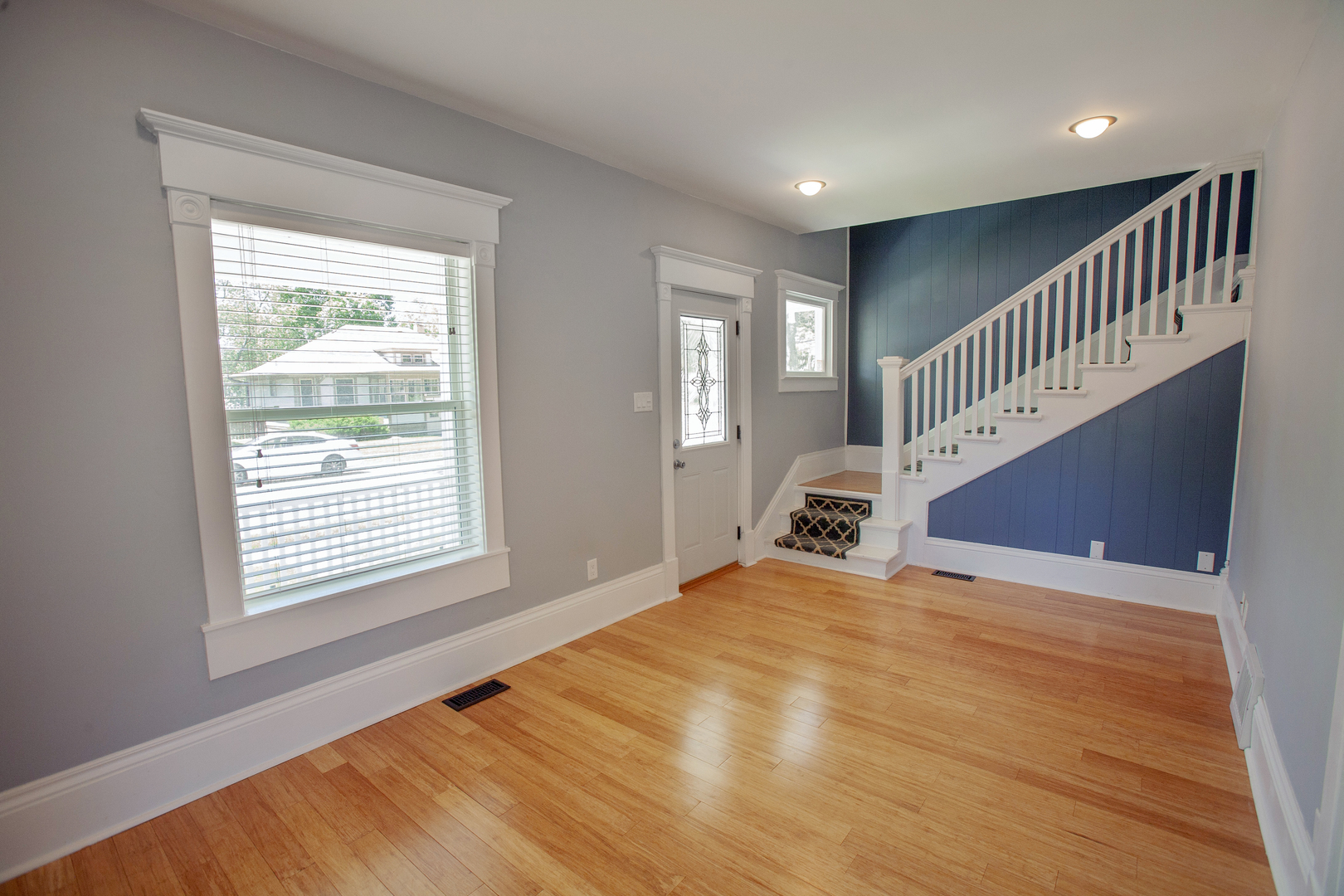 939 St John Street Elgin, IL 60120 - Photo 3 of 21