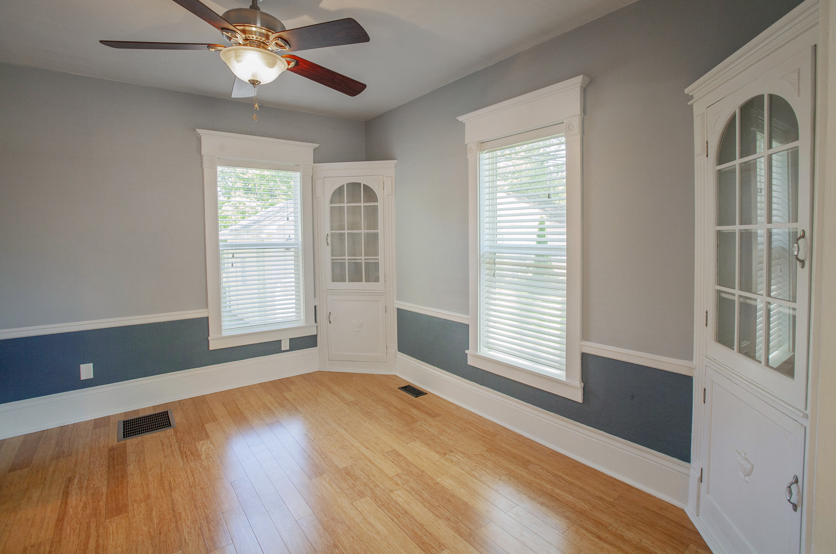 939 St John Street Elgin, IL 60120 - Photo 5 of 21