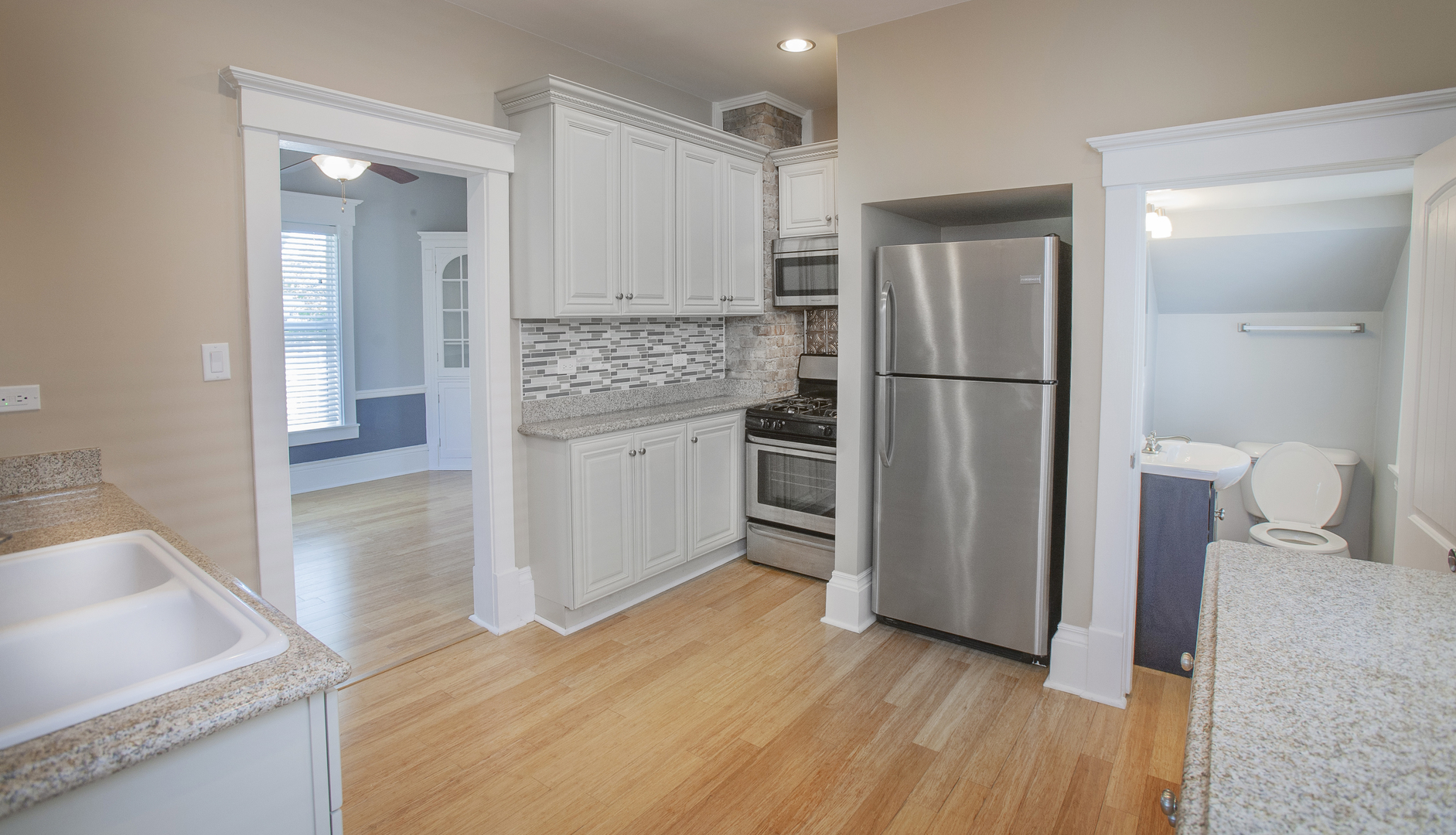 939 St John Street Elgin, IL 60120 - Photo 7 of 21