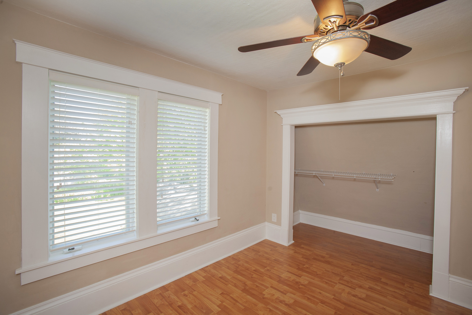 939 St John Street Elgin, IL 60120 - Photo 9 of 21