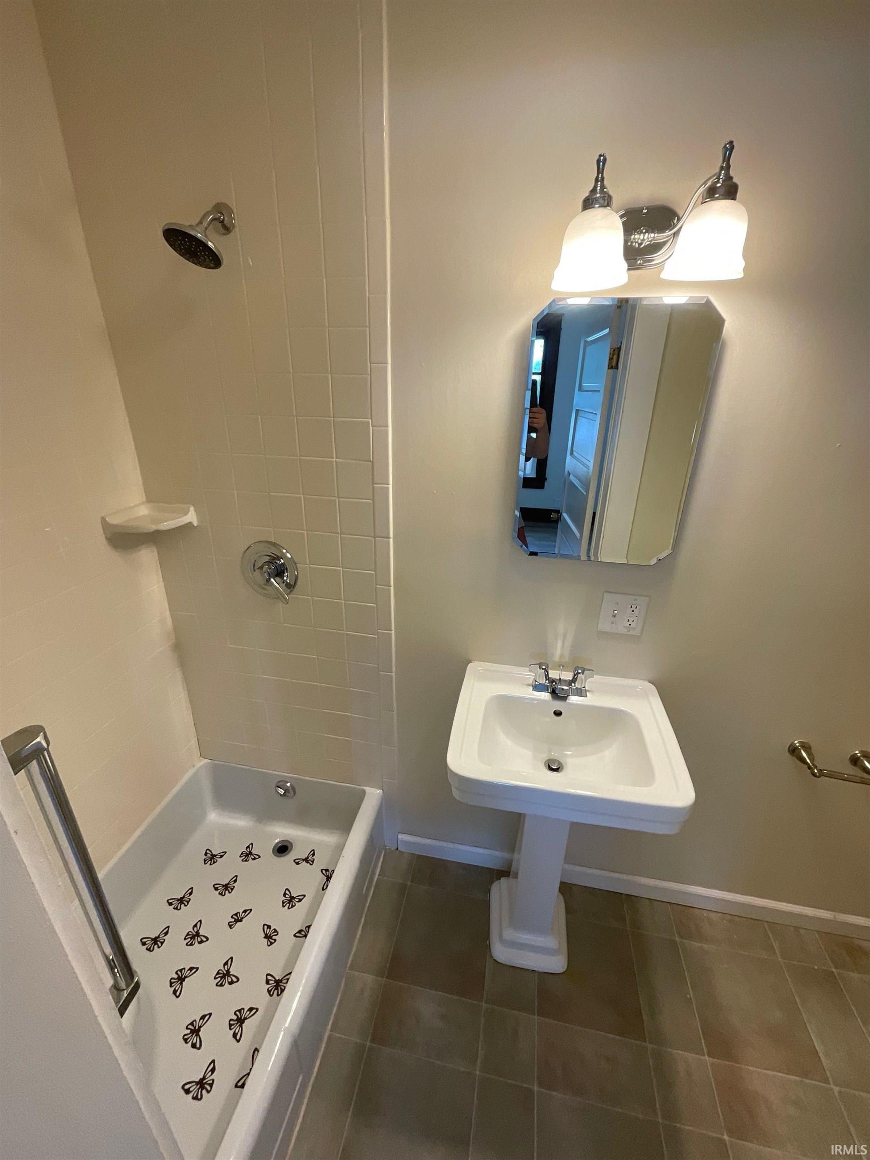 223 East 8th Street Bloomington, IN 47408 - Photo 8 of 16