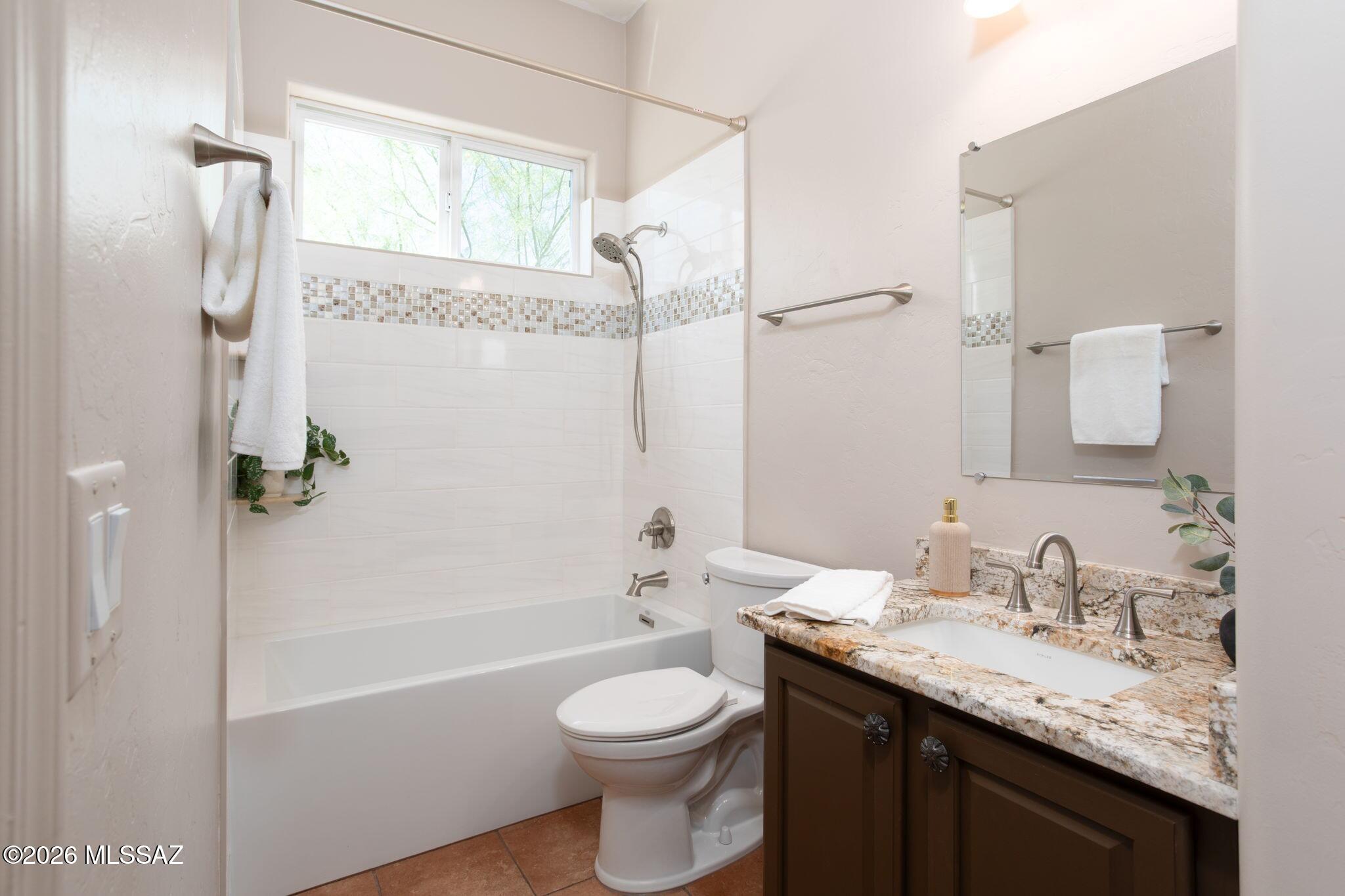 12641 North Rock Creek Road Oro Valley, AZ 85755 - Photo 21 of 48 Guest Room Bath