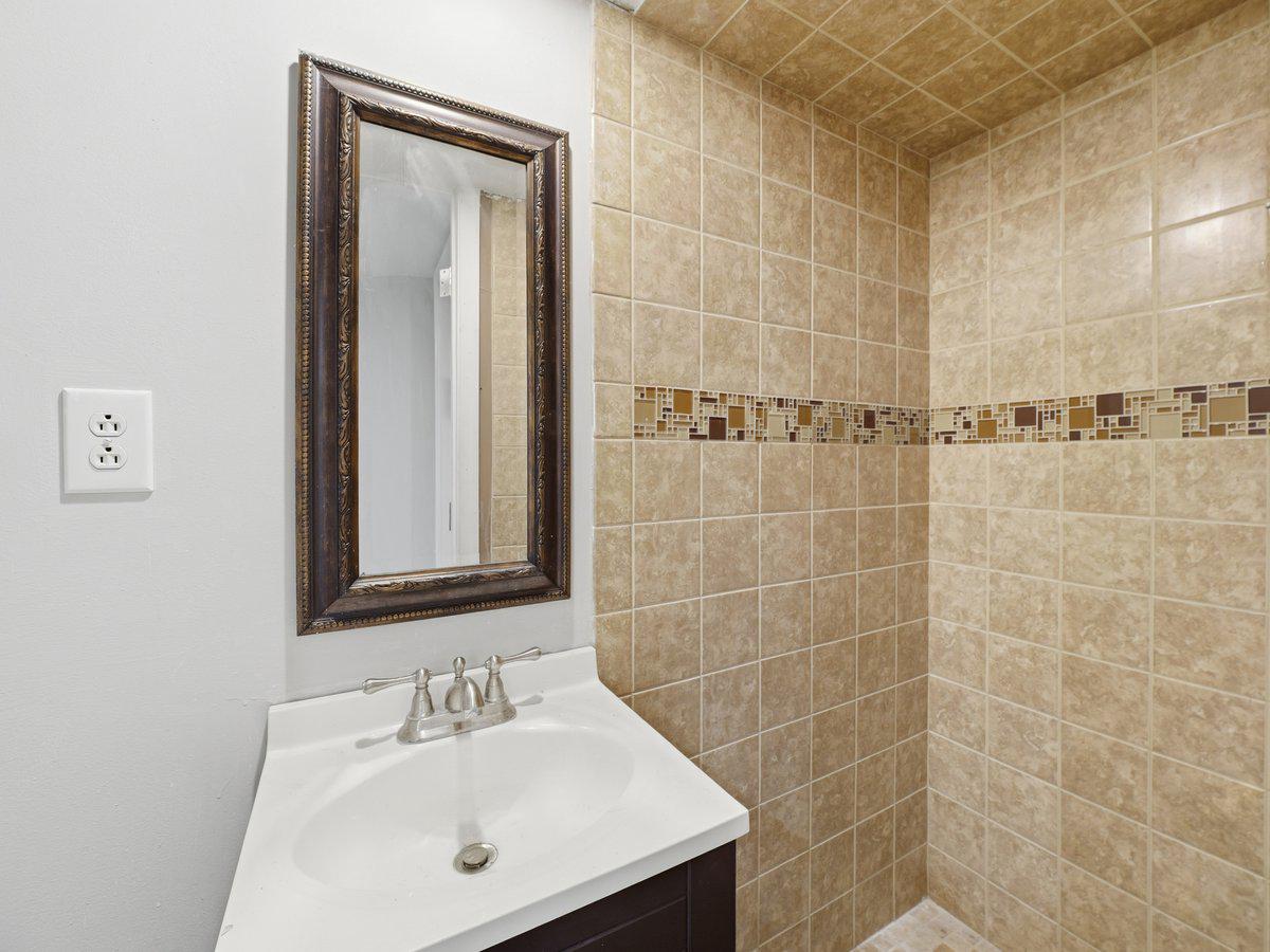 16808 Tammany Manor Road Williamsport, MD 21795 - Photo 33 of 41 Basement bathroom