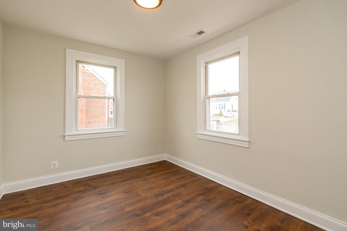 4 Crafton Road Essex, MD 21221 - Photo 12 of 25