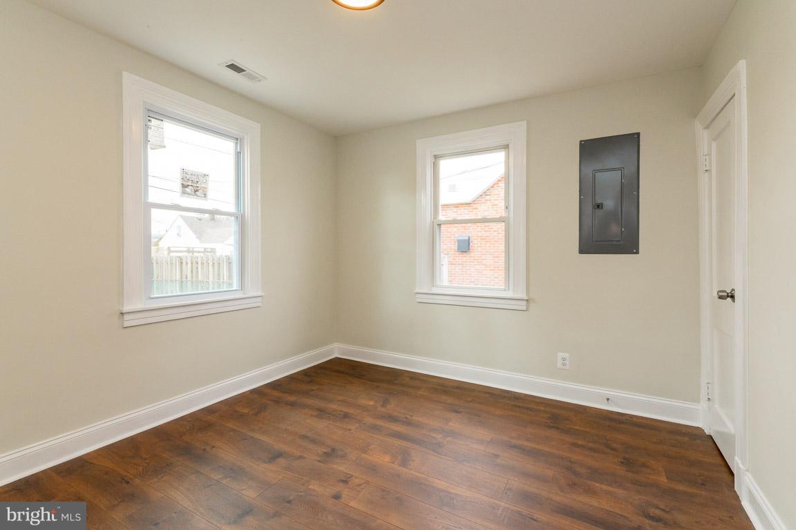 4 Crafton Road Essex, MD 21221 - Photo 13 of 25