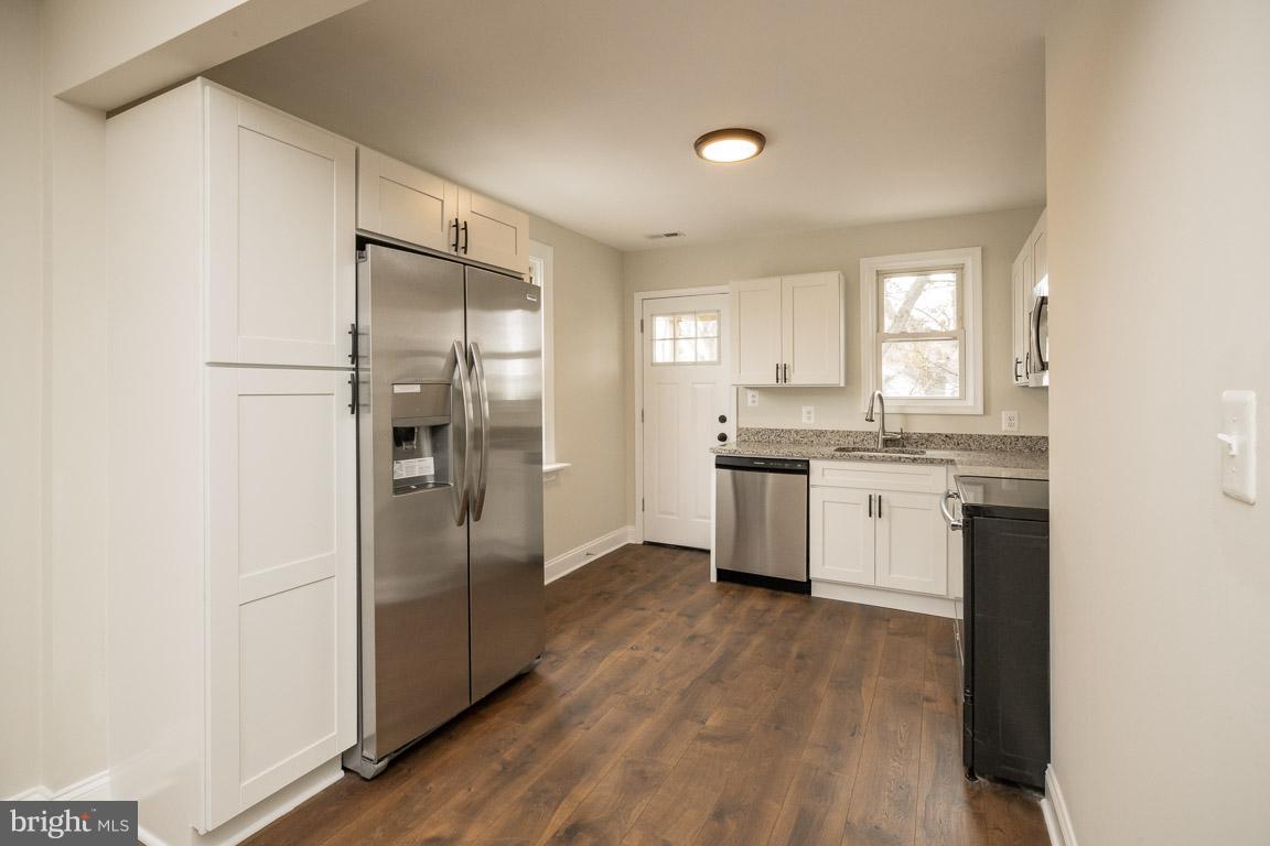 4 Crafton Road Essex, MD 21221 - Photo 5 of 25