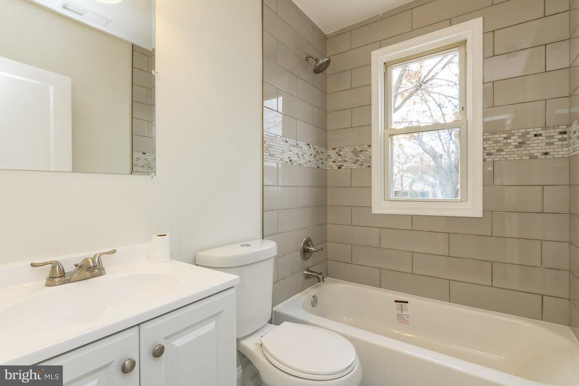 4 Crafton Road Essex, MD 21221 - Photo 6 of 25