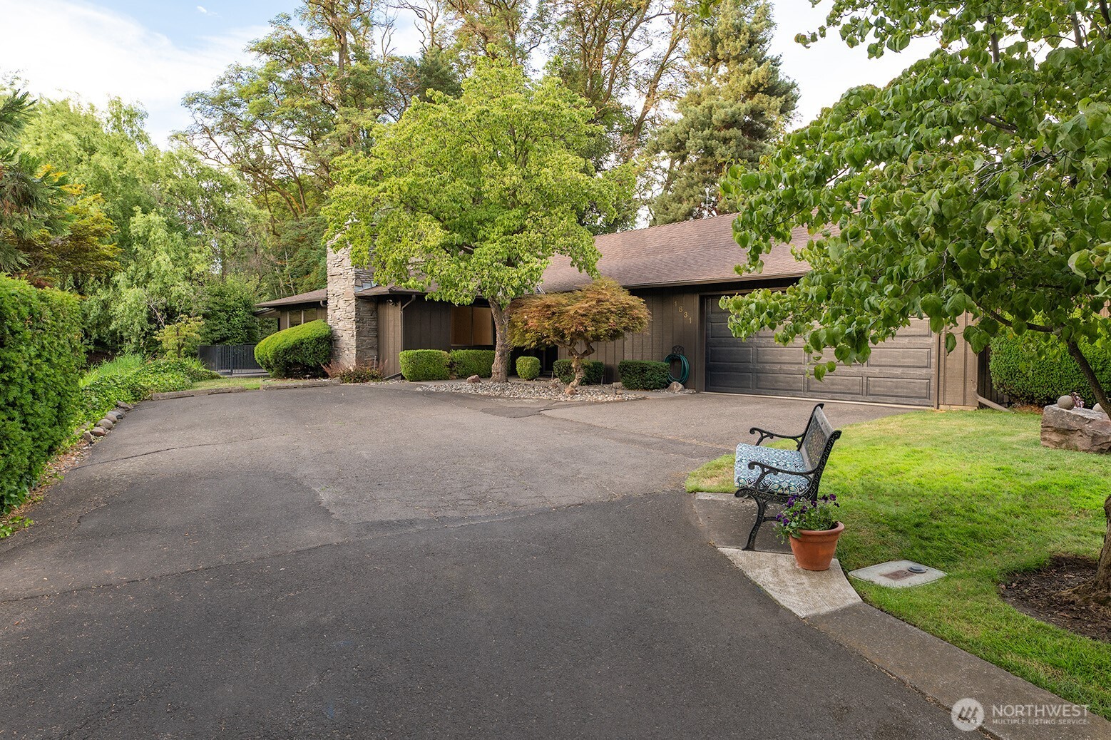 1831 Rustic Place Walla Walla, WA 99362 - Photo 3 of 37