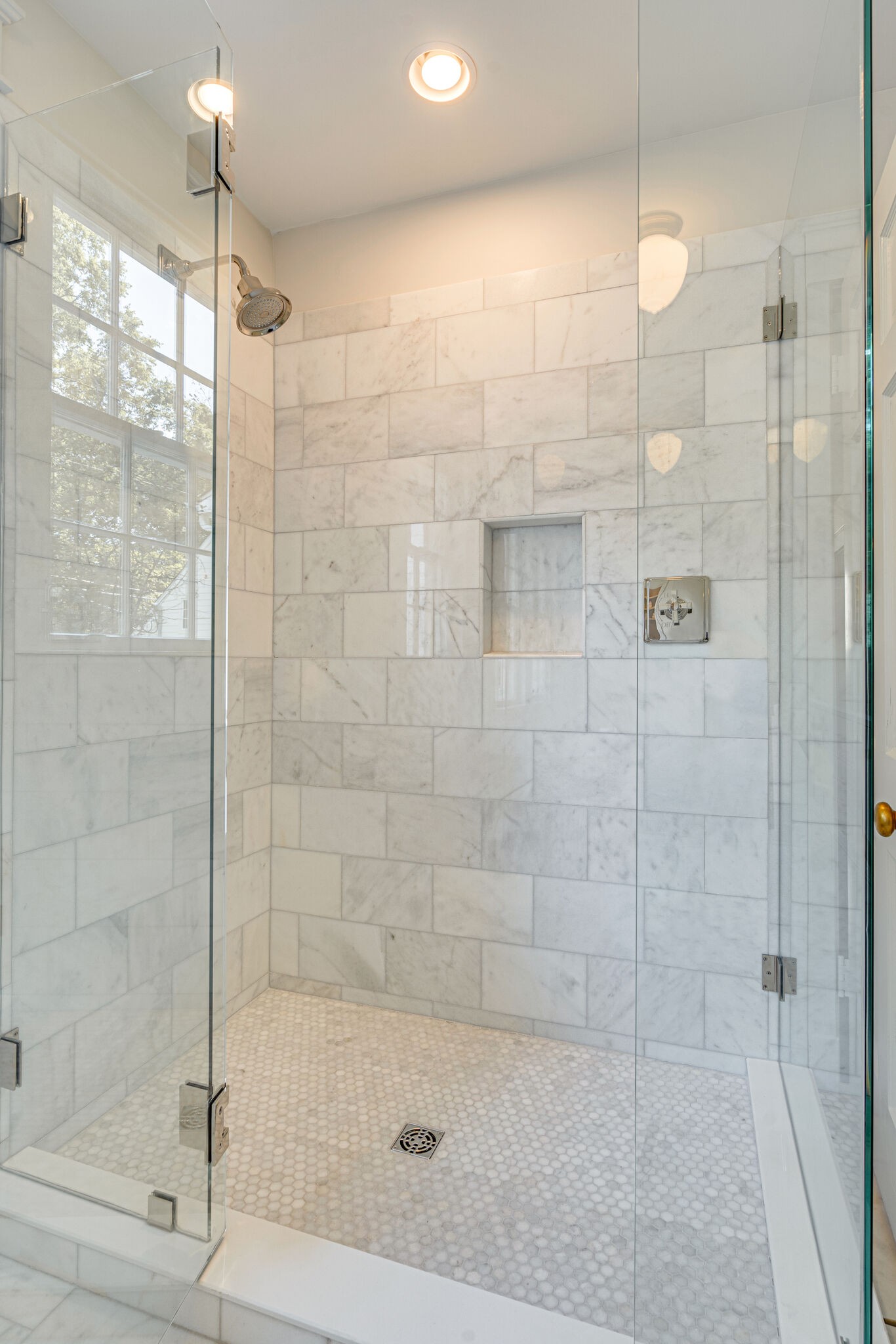 249 Lauderdale Road Nashville, TN 37205 - Photo 33 of 66 a bathroom with a shower