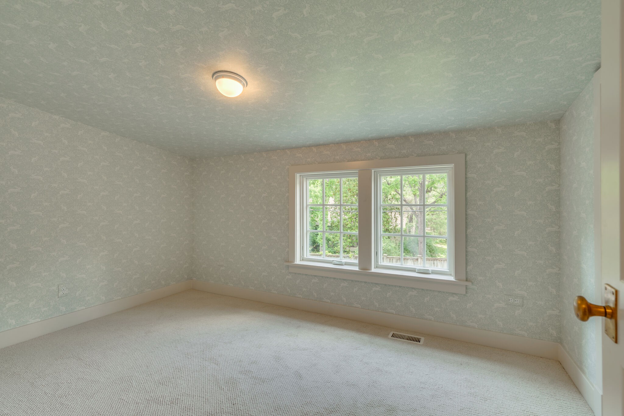 249 Lauderdale Road Nashville, TN 37205 - Photo 38 of 66 an empty room with a window