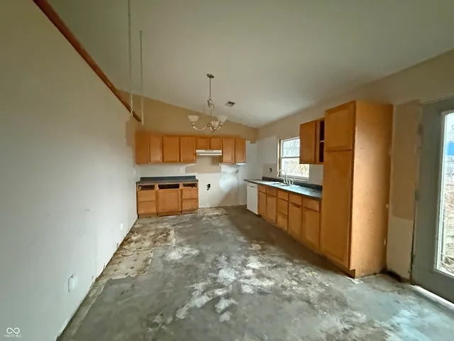 $65,000 | 127 South Ford Street, Hartford City, IN 47348