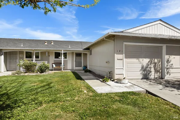 $309,000 | 121 Sequoia Drive, Vacaville, CA 95687