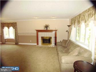 724 Pine Ridge Road Media, PA 19063 - Photo 2 of 12 Living Room