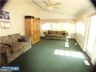 724 Pine Ridge Road Media, PA 19063 - Photo 5 of 12 Great Room