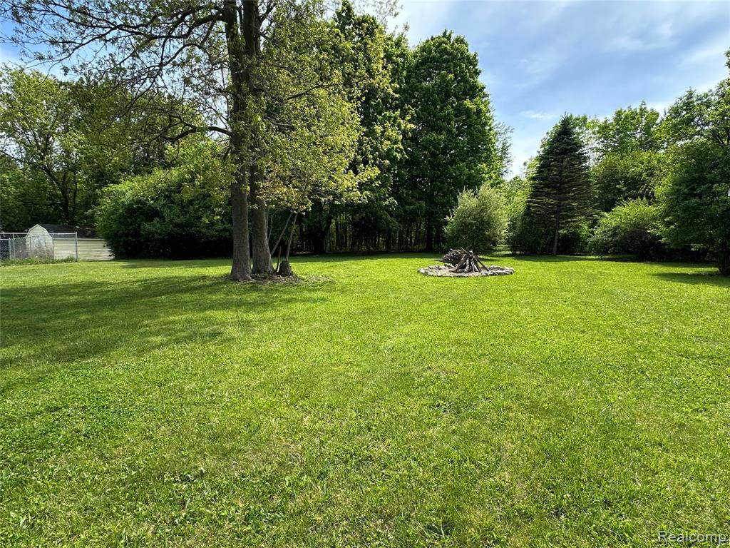 6161 East River Road Flushing, MI 48433 - Photo 32 of 63