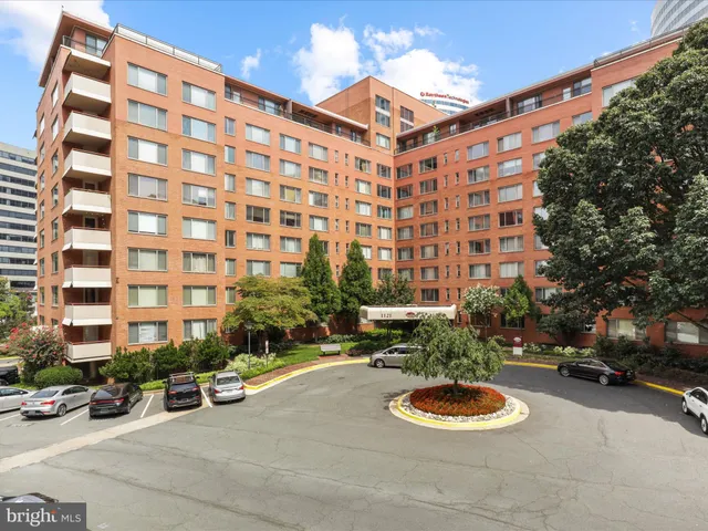 $2,150 | 1121 Arlington Boulevard, Unit 418, Arlington, VA 22209