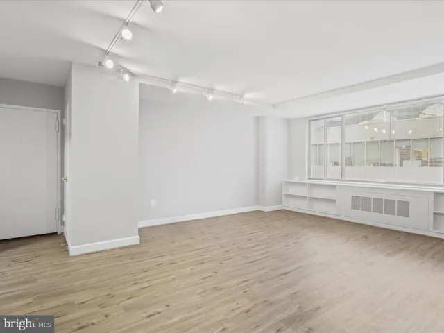 $2,150 | 1121 Arlington Boulevard, Unit 418, Arlington, VA 22209