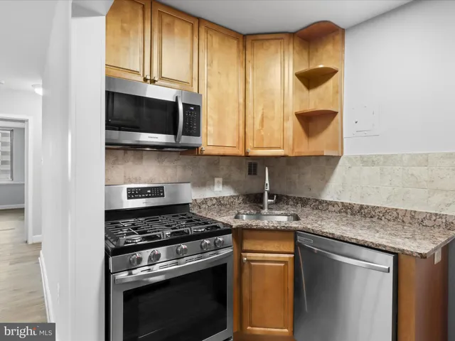 $2,150 | 1121 Arlington Boulevard, Unit 418, Arlington, VA 22209