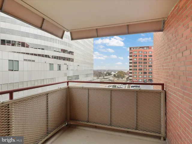 $2,150 | 1121 Arlington Boulevard, Unit 418, Arlington, VA 22209