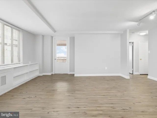 $2,150 | 1121 Arlington Boulevard, Unit 418, Arlington, VA 22209