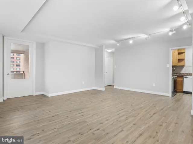 $2,150 | 1121 Arlington Boulevard, Unit 418, Arlington, VA 22209