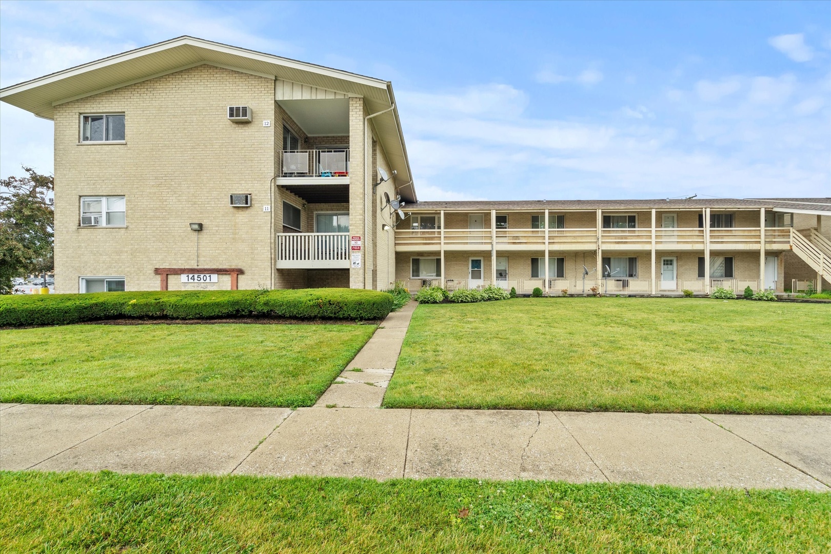 14501 Keystone Avenue, Unit 8 Midlothian, IL 60445 - Photo 1 of 14