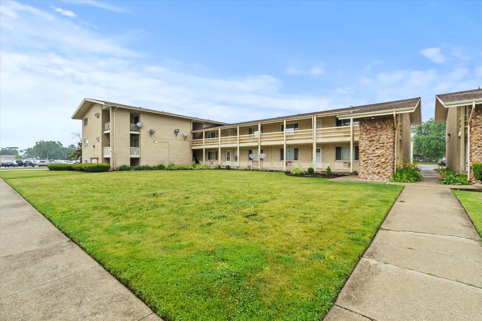 14501 Keystone Avenue, Unit 8 Midlothian, IL 60445 - Photo 2 of 14