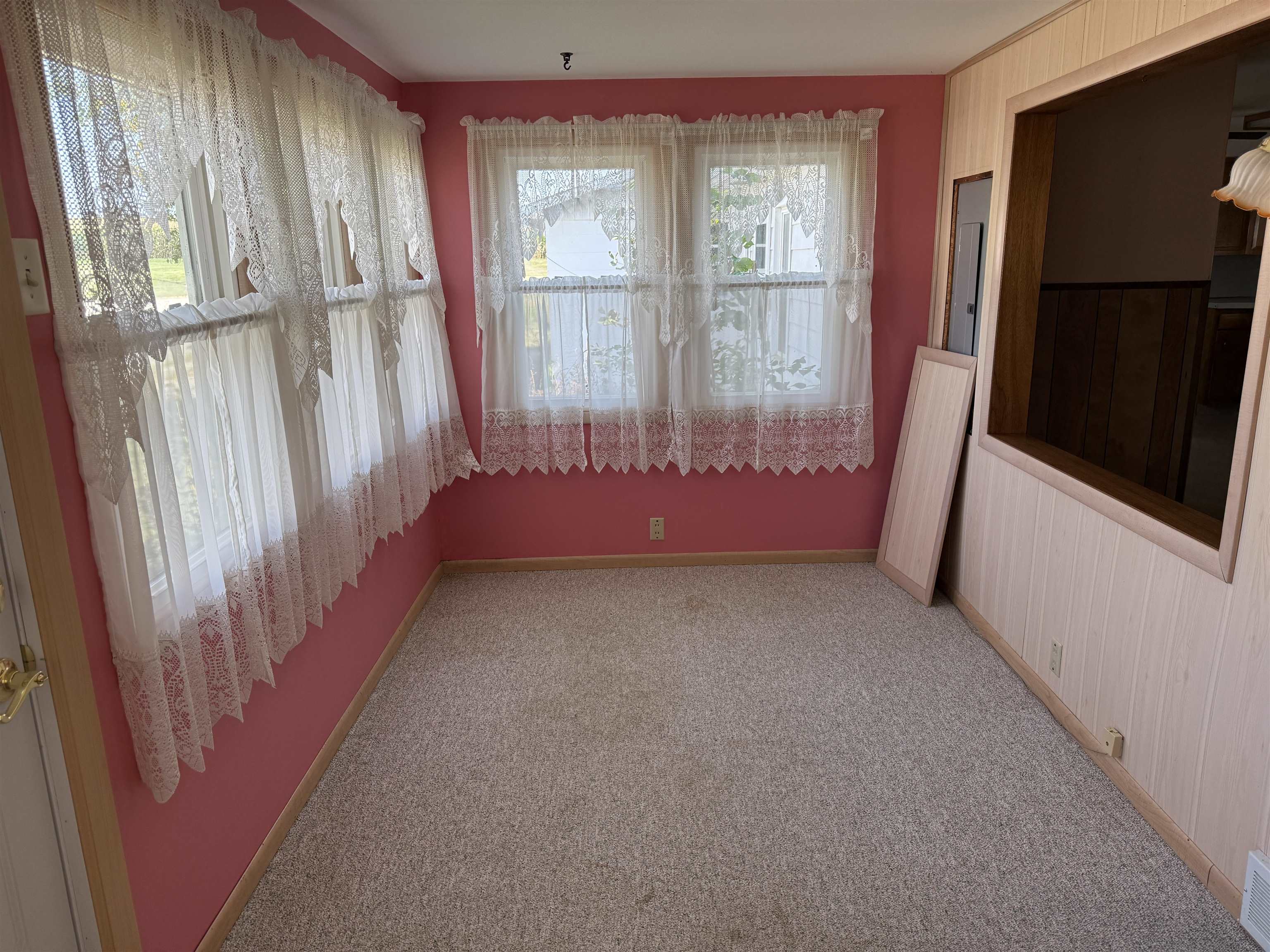 3018 West Beaver Road Freeport, IL 61032 - Photo 11 of 26 a view of an empty room with a window