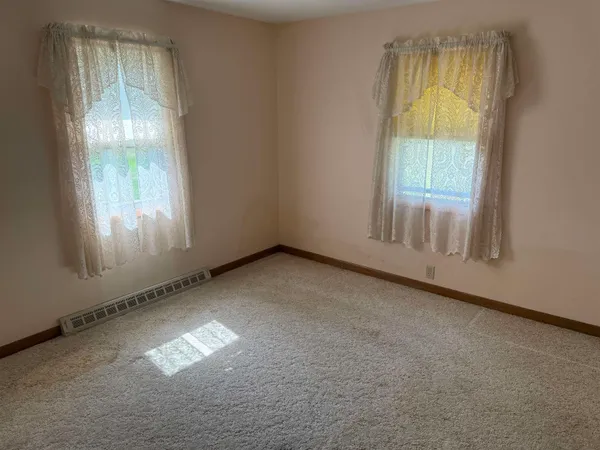 a view of empty room with window