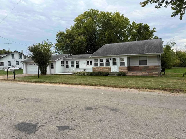 front view of house with a yard