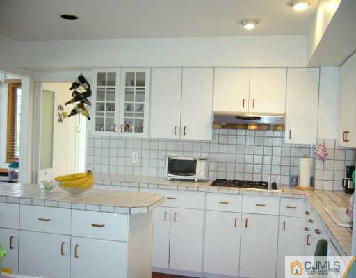 17 St Georges Road East Brunswick, NJ 08816 - Photo 3 of 8 Gallery Image 3