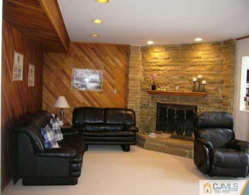 17 St Georges Road East Brunswick, NJ 08816 - Photo 4 of 8 Gallery Image 4