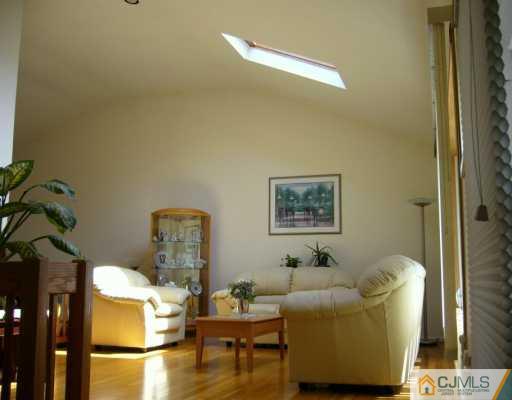 17 St Georges Road East Brunswick, NJ 08816 - Photo 6 of 8 Gallery Image 6