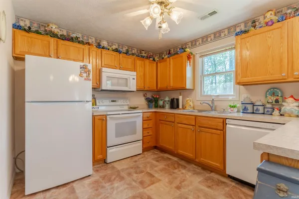 $265,000 | 401 Hunters Green, Evansville, IN 47711