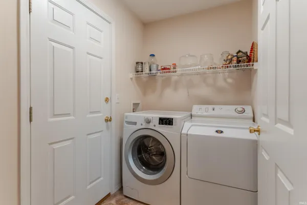 $265,000 | 401 Hunters Green, Evansville, IN 47711