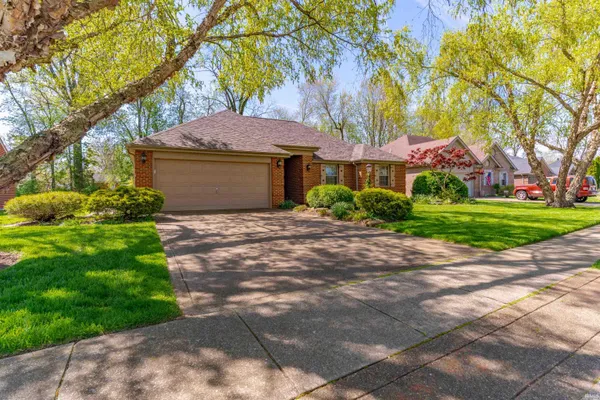 $265,000 | 401 Hunters Green, Evansville, IN 47711