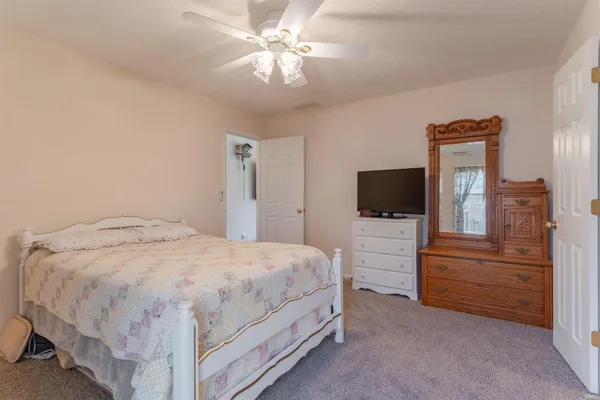 $265,000 | 401 Hunters Green, Evansville, IN 47711