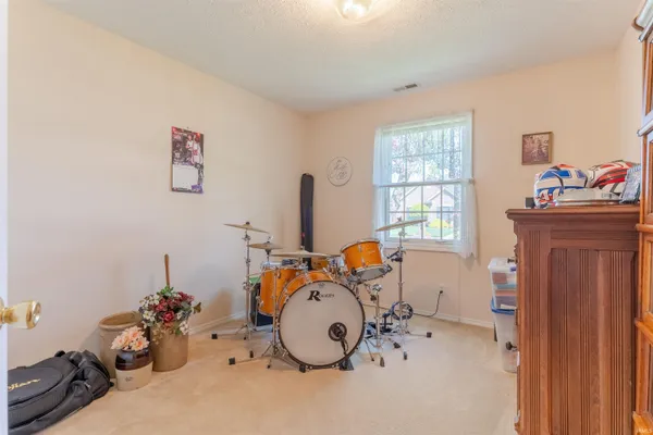 $265,000 | 401 Hunters Green, Evansville, IN 47711