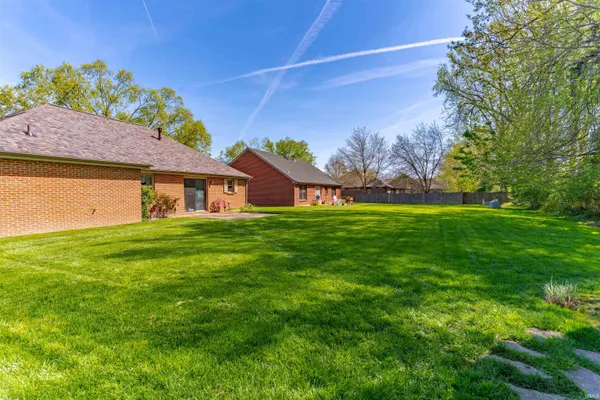 $265,000 | 401 Hunters Green, Evansville, IN 47711