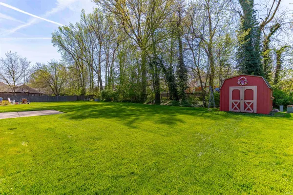 $265,000 | 401 Hunters Green, Evansville, IN 47711