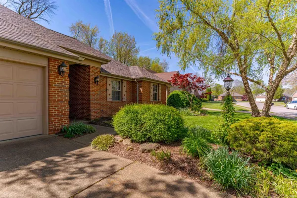 $265,000 | 401 Hunters Green, Evansville, IN 47711