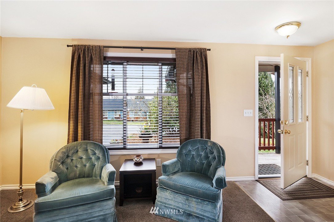 504 221st Street Southwest Bothell, WA 98021 - Photo 4 of 25
