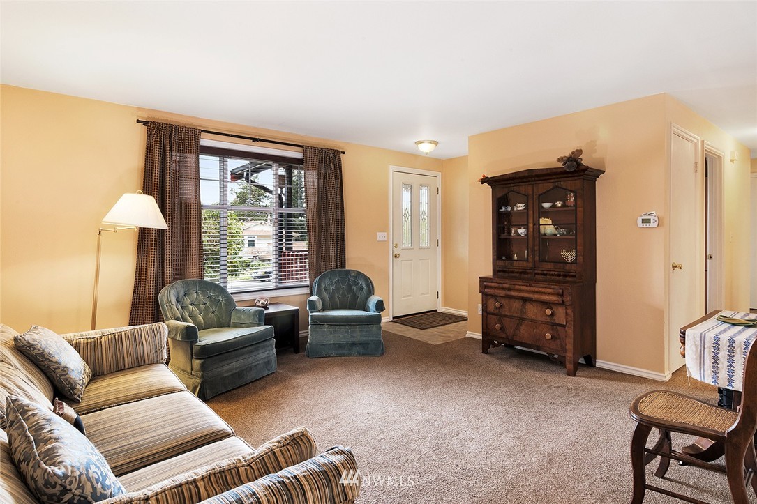 504 221st Street Southwest Bothell, WA 98021 - Photo 5 of 25