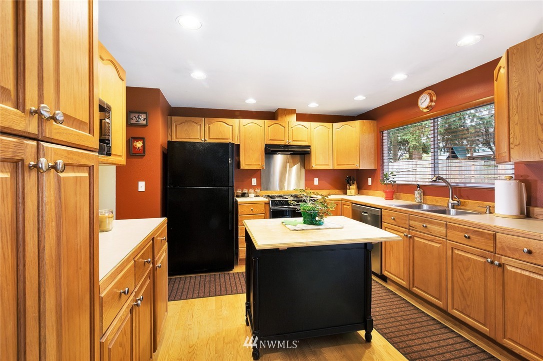 504 221st Street Southwest Bothell, WA 98021 - Photo 9 of 25