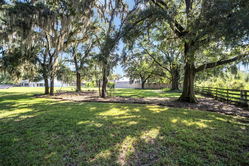 810 Warren Road Lutz, FL 33548 - Photo 47 of 68 Gallery Image 47