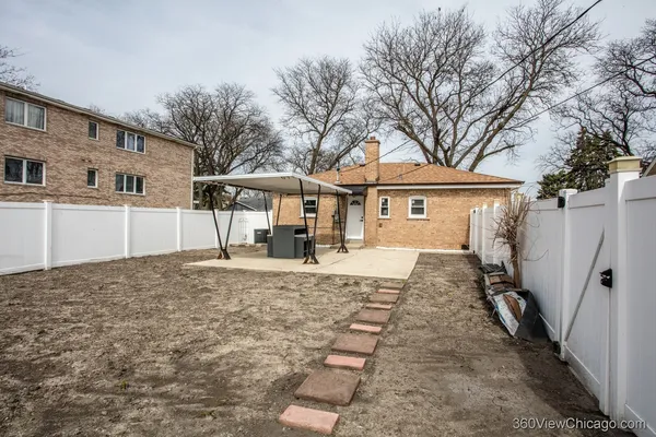 $300,000 | 8651 44th Street, Lyons, IL 60534
